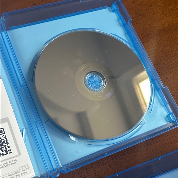 DreamWorks Trolls Party Edition Blu-ray and DVD Set - Picture 7 of 7